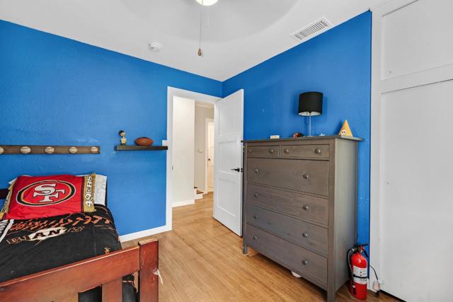 1324 Linda Mar Boulevard, Pacifica CA: https://media.crmls.org/mediaz/0e79a984-d34c-453b-bdd6-c5810ea81205.jpg