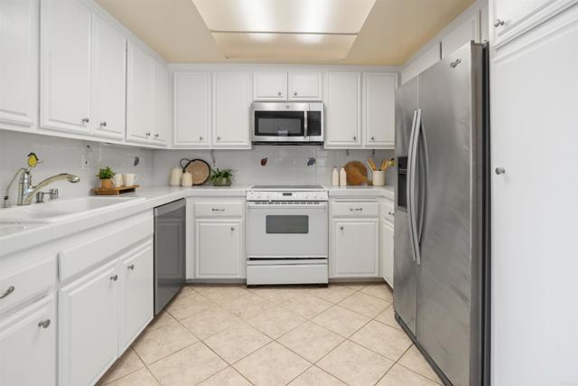 Detail Gallery Image 13 of 53 For 2435 Garfield St, Carlsbad,  CA 92008 - 3 Beds | 2 Baths