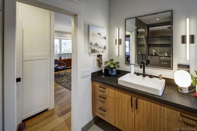 2147 Pine St, San Diego CA: https://media.crmls.org/mediaz/0e7b0968-7f11-410c-8007-c582cdfca23d.jpg