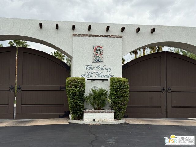 1347 Culver Place, Palm Springs CA: https://media.crmls.org/mediaz/0e7b6258-354d-4a50-ad9a-b2e3edf436a5.jpg