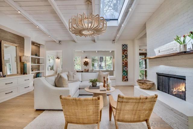 15035 El Camino Real, Del Mar CA: https://media.crmls.org/mediaz/0e7de5c4-be90-49f6-b48b-a6c75e2b534e.jpg