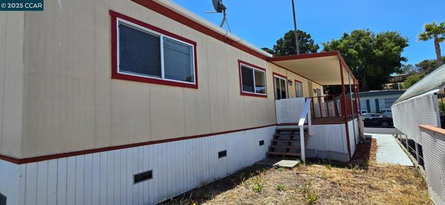 16401 San Pablo Ave, San Pablo CA: https://media.crmls.org/mediaz/0e7e23f8-62bc-41ff-9ec5-f1e466ab5391.jpg