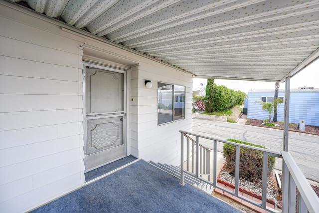 1212 H Street, Ramona CA: https://media.crmls.org/mediaz/0e7e9519-5fce-4647-a4bb-9afd6be6c201.jpg