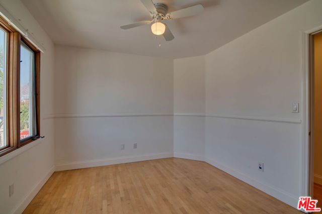 127 Abalone Avenue, Newport Beach CA: https://media.crmls.org/mediaz/0e7fadf4-ec77-42c7-87cd-832254430671.jpg