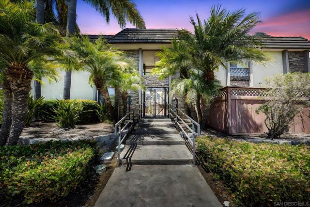 6666 Beadnell Way, San Diego CA: https://media.crmls.org/mediaz/0e7fd62c-60ec-4082-a8ea-66e940a54927.jpg