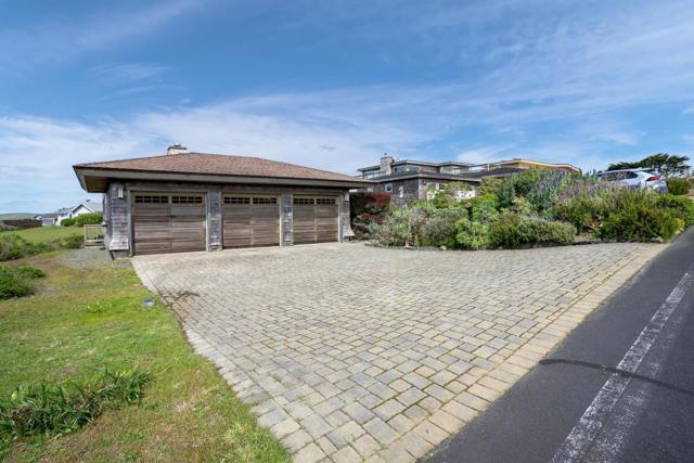 10 Maui Lane, Dillon Beach CA: https://media.crmls.org/mediaz/0e7fec54-5539-4b43-af98-050a474fee0e.jpg