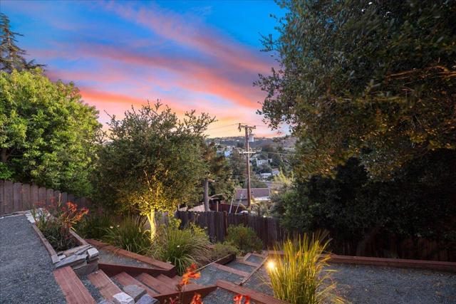 45 Shelford Avenue, San Carlos CA: https://media.crmls.org/mediaz/0e80222a-4ed0-40c3-b1dc-d516d989958d.jpg