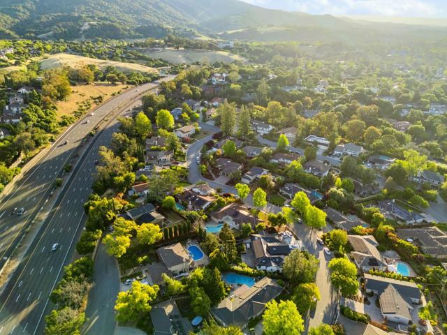 1425 Cedar Place, Los Altos CA: https://media.crmls.org/mediaz/0e8057b9-8a0c-4fb7-8b78-12b0056c030b.jpg