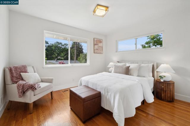 3739 Northridge Dr, Concord CA: https://media.crmls.org/mediaz/0e80c657-adb7-41c8-8a72-0bb578845dbe.jpg
