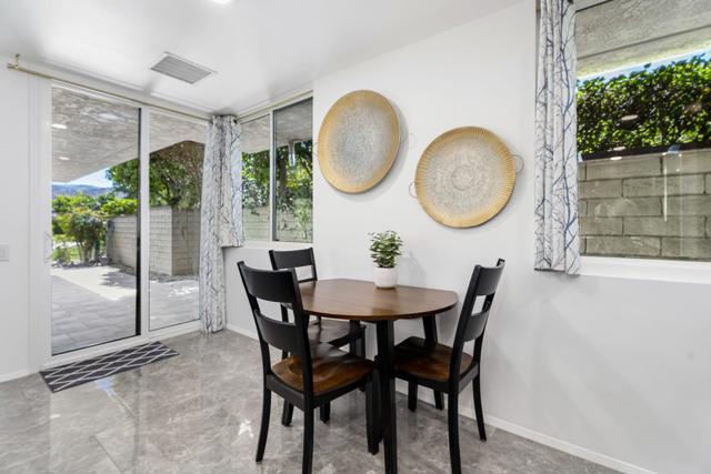 1 Temple Court, Rancho Mirage CA: https://media.crmls.org/mediaz/0e812911-814a-4531-8b20-1edcfe4cdd3b.jpg