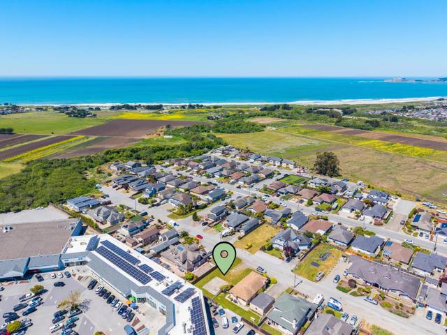 411 Belleville, Half Moon Bay CA: https://media.crmls.org/mediaz/0e8139f2-8ad2-467b-85fd-04c6e3ef2db0.jpg