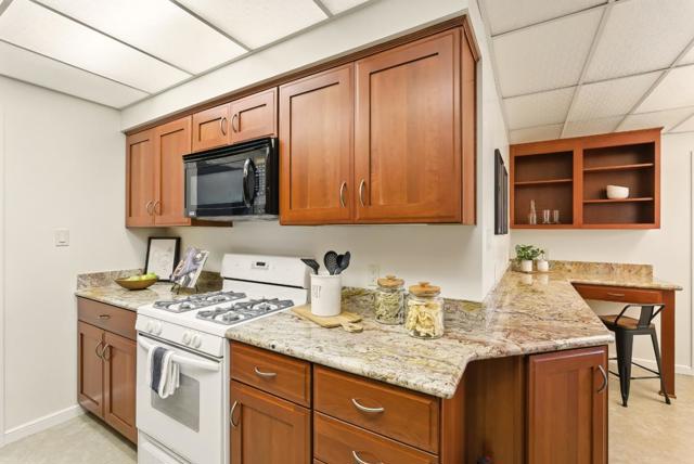 435 Edgewood Road, Redwood City CA: https://media.crmls.org/mediaz/0e81bfc0-7840-4c9e-93f1-6fc7a929f971.jpg