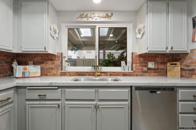 Detail Gallery Image 8 of 22 For 1495 H St, Ramona,  CA 92065 - 3 Beds | 2/1 Baths