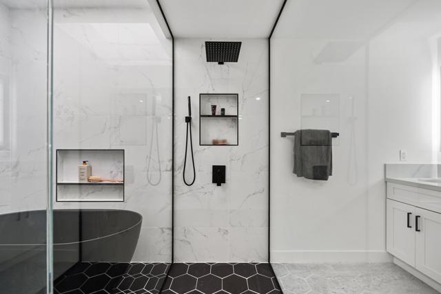 6555 Caminito Northland, La Jolla CA: https://media.crmls.org/mediaz/0e835468-f0c7-4723-b040-0db5d94abe6c.jpg