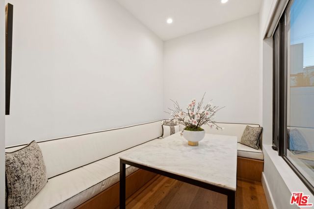 521 N Formosa Avenue, Los Angeles CA: https://media.crmls.org/mediaz/0e839450-90d9-4357-af8f-013c4d37b3bd.jpg