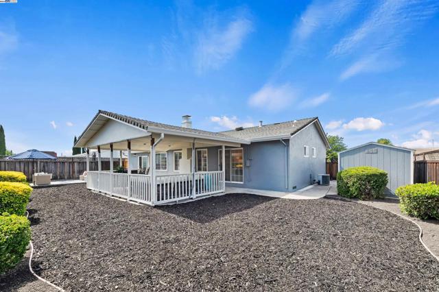 5953 Running Hills Ave, Livermore CA: https://media.crmls.org/mediaz/0e84eea2-605e-41de-95f5-036ee3bc530c.jpg