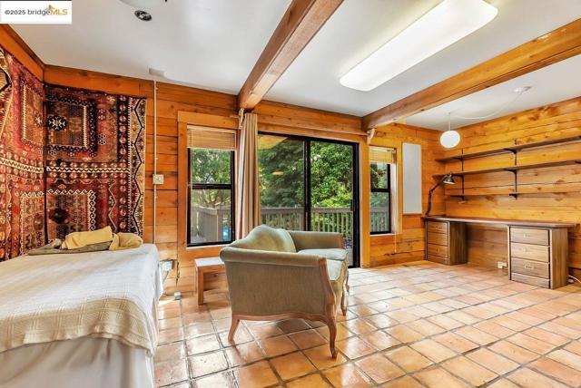 5950 Grizzly Peak Blvd, Oakland CA: https://media.crmls.org/mediaz/0e852564-87ee-445d-a657-8a16c73fd0ca.jpg