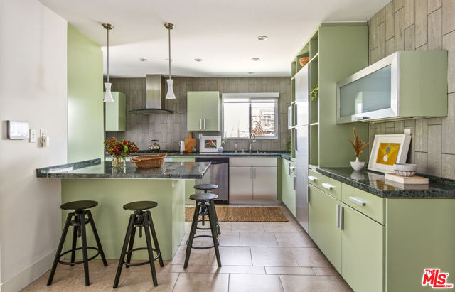 4947 Varna Avenue, Sherman Oaks CA: https://media.crmls.org/mediaz/0e85523c-dbfe-4ded-907e-e03cbfcdf2ac.jpg