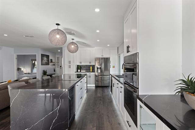 Detail Gallery Image 7 of 28 For 110 Turner Ave, Encinitas,  CA 92024 - 3 Beds | 2 Baths