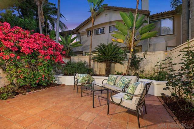 3965 Via Holgura, San Diego CA: https://media.crmls.org/mediaz/0e864e3b-8aed-4350-b08f-a3eb241e9b71.jpg
