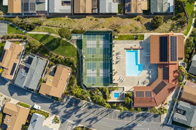 Detail Gallery Image 33 of 37 For 634 via Santa Cruz, Vista,  CA 92081 - 2 Beds | 2 Baths