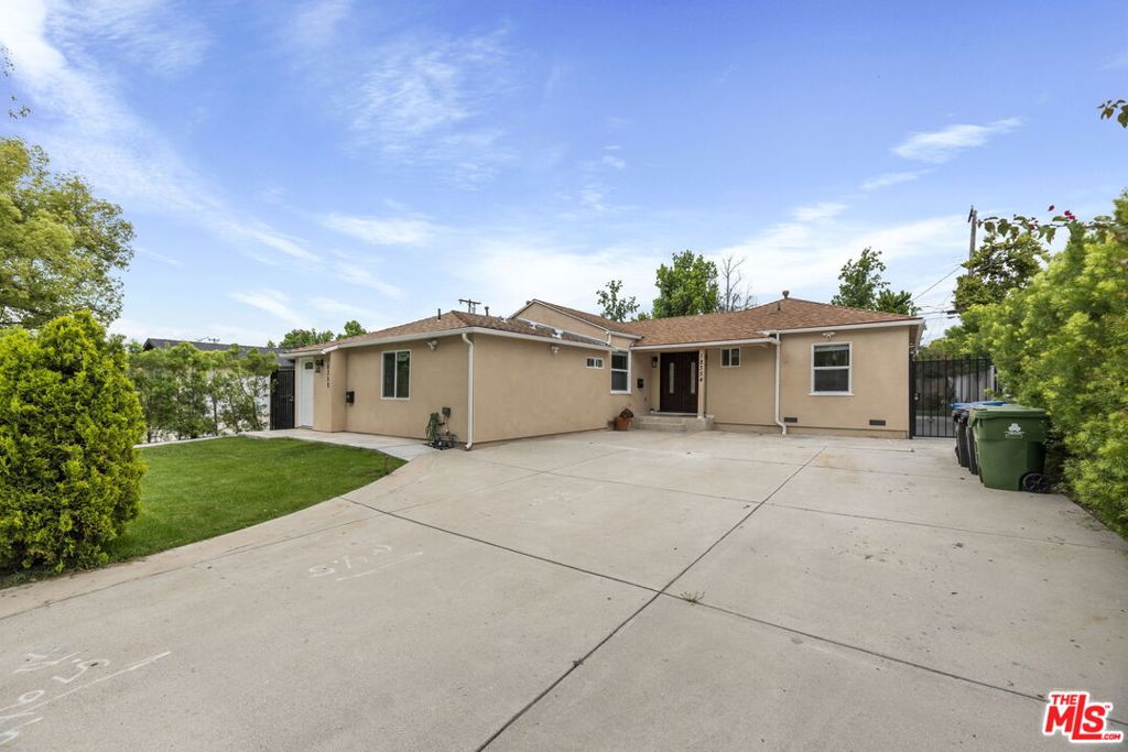 18354 Domino Street, Tarzana, CA 91335
