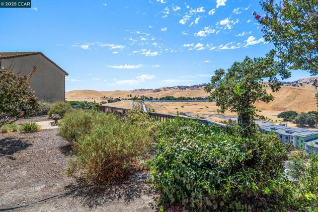 3513 Stone Pl, Antioch CA: https://media.crmls.org/mediaz/0e87d6f3-d87e-4acf-8f42-e2a740888667.jpg