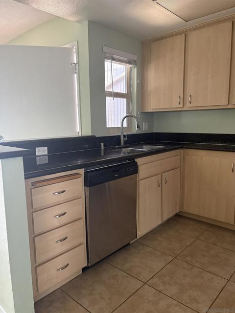 5962 Rancho Mission RD, San Diego CA: https://media.crmls.org/mediaz/0e881511-20b5-43f4-a7dc-e97d584c57ae.jpg