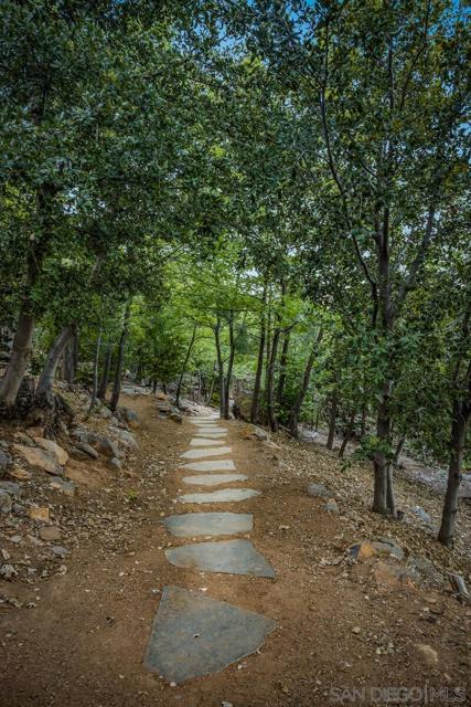 35750 Mountain Circle Drive, Julian CA: https://media.crmls.org/mediaz/0e883da4-d0a1-46d0-bf21-587e1fd6368f.jpg
