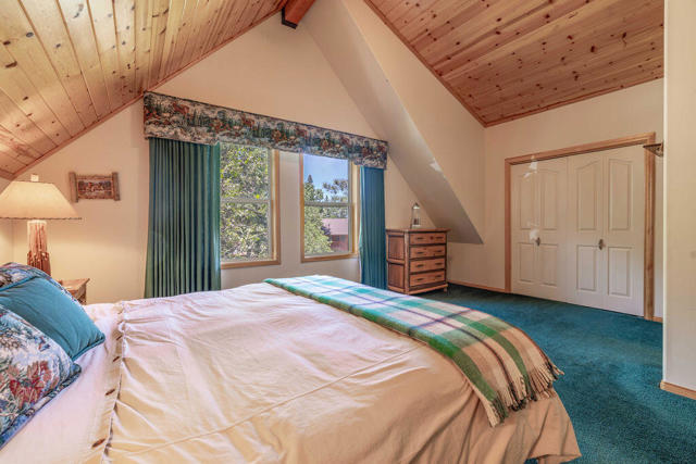 1307 Pigeon Road, Big Bear CA: https://media.crmls.org/mediaz/0e88451a-3871-4f50-9129-570fae65817c.jpg