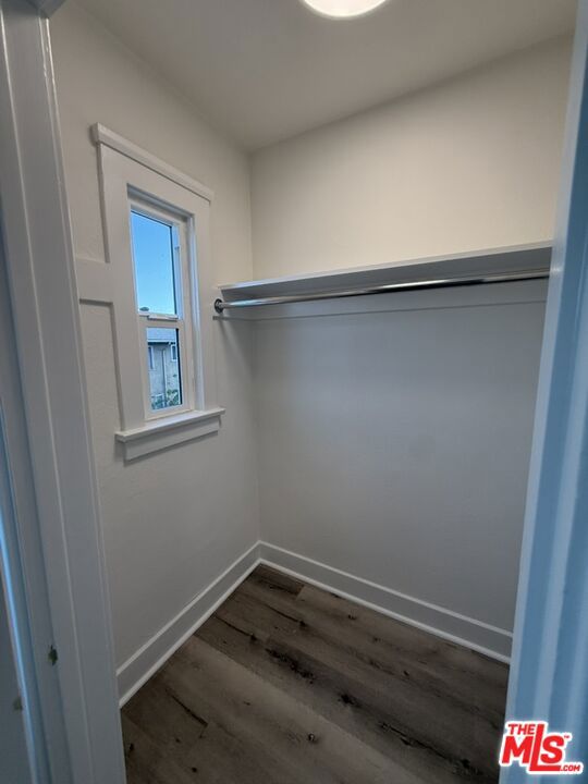 5530 Franklin, Los Angeles CA: https://media.crmls.org/mediaz/0e889474-11d7-44e4-bb29-e5fd48bb3db2.jpg