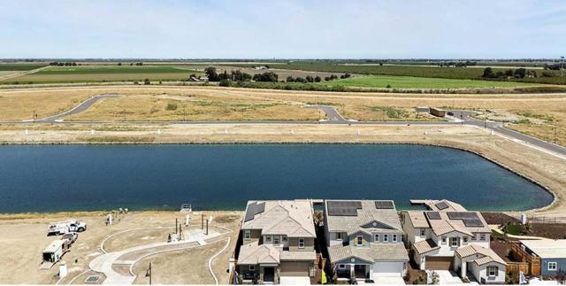 15882 Cleary Court, Lathrop CA: https://media.crmls.org/mediaz/0e89085f-8fc2-494e-914a-c1ae3eb8b1cc.jpg