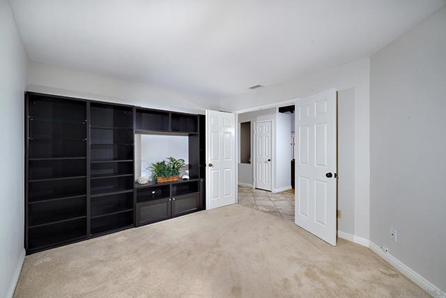 13059 Caminito Vilos, San Diego CA: https://media.crmls.org/mediaz/0e899a96-c71f-4dfd-b2cb-352f2ea2dd93.jpg