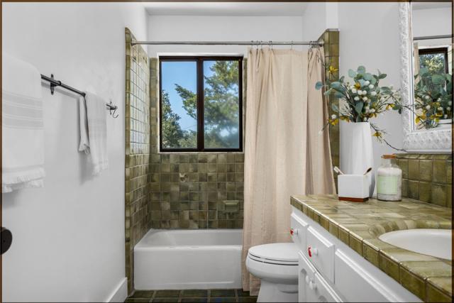 3357 Chardonnay Road, Soquel CA: https://media.crmls.org/mediaz/0e89bb73-eae9-4a85-b0b2-427800cdbd5a.jpg