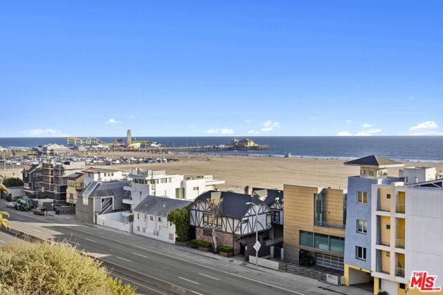 1362 Palisades Beach Road, Santa Monica CA: https://media.crmls.org/mediaz/0e8ad321-a76f-40fe-8bcf-945dc41a7752.jpg