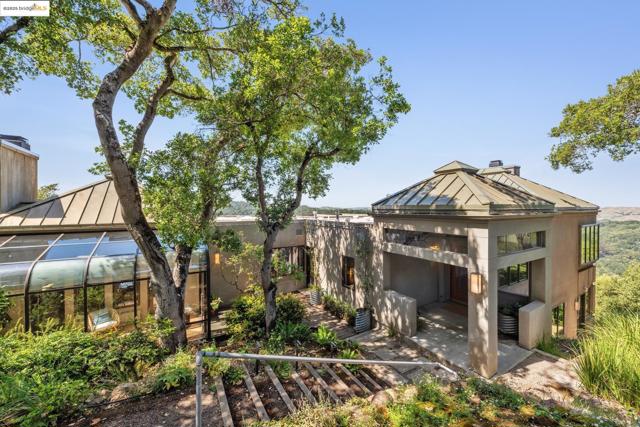 12688 Brookpark Road, Oakland CA: https://media.crmls.org/mediaz/0e8af802-01b5-4bc5-b1ee-d0e864719335.jpg