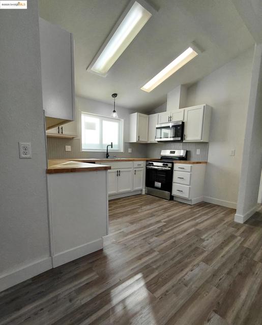 343 Alcott Ct, Bethel Island CA: https://media.crmls.org/mediaz/0e8b1c7a-e3df-49a4-961e-3b95512c61e0.jpg