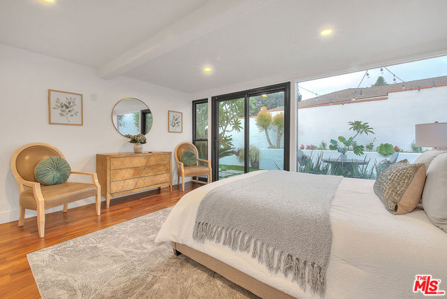 3804 Duray Place, Los Angeles CA: https://media.crmls.org/mediaz/0e8cc198-fda8-4dce-8180-7ae3d4b135bb.jpg