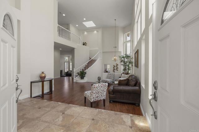 Detail Gallery Image 5 of 65 For 9432 Hito Ct, San Diego,  CA 92129 - 5 Beds | 3 Baths