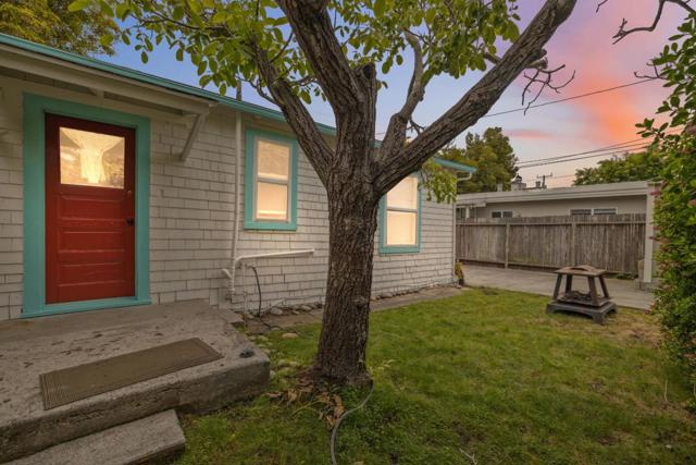 399 13th Avenue, Santa Cruz CA: https://media.crmls.org/mediaz/0e8cd3fe-4b67-4c4e-a902-816b9253c4ce.jpg