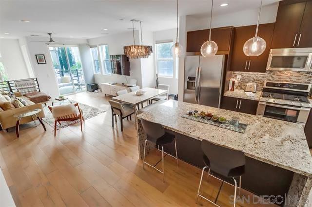 7824 Inception Way, San Diego CA: https://media.crmls.org/mediaz/0e8d7c66-1d64-4960-8c85-fbced9c1ebfa.jpg