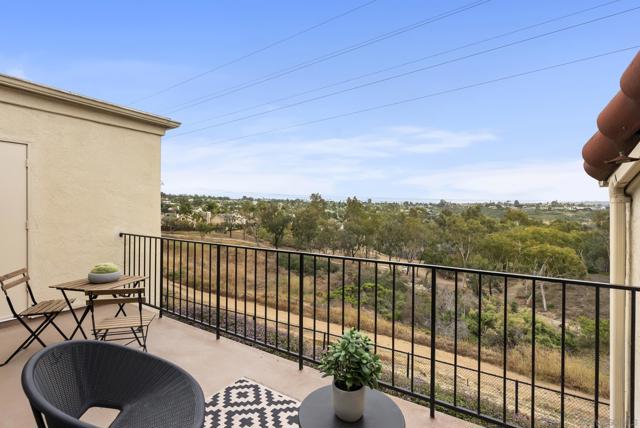 3133 Vista Rica, Carlsbad CA: https://media.crmls.org/mediaz/0e8dbb1a-f004-4d47-89d0-8830d27e7162.jpg