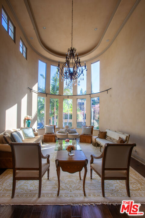 3501 Caribeth Drive, Encino CA: https://media.crmls.org/mediaz/0e8e5230-041d-4c79-99fb-65131cd53938.jpg