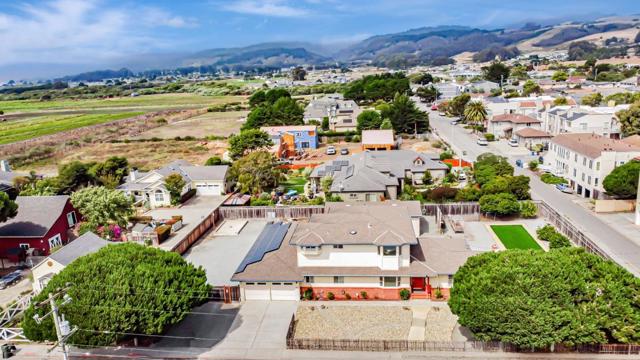 415 Kelly Avenue, Half Moon Bay CA: https://media.crmls.org/mediaz/0e8e9613-282c-4fa3-a5ad-53d870748d45.jpg