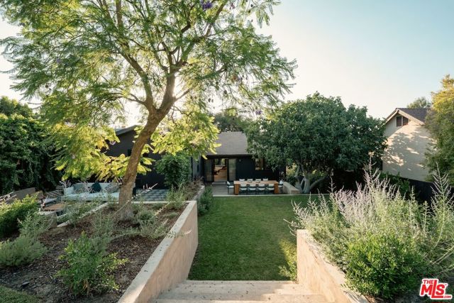 4790 Galendo Street, Woodland Hills CA: https://media.crmls.org/mediaz/0e8ebb4b-9004-41ca-8b77-2ea99e6b22fb.jpg