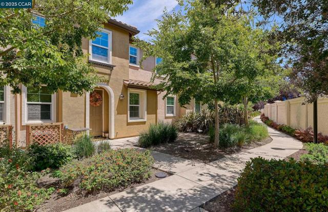 204 Purisima St, San Pablo CA: https://media.crmls.org/mediaz/0e8ed7c7-bf24-483e-961b-ff85cd53f20f.jpg