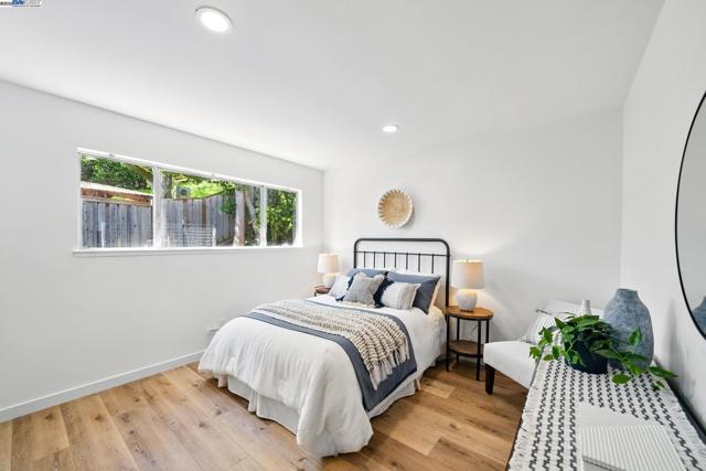 35 San Joaquin Pl, Novato CA: https://media.crmls.org/mediaz/0e8ee8bf-b119-4725-8701-cc901b558b1b.jpg