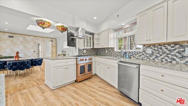 12440 Walsh Avenue, Los Angeles CA: https://media.crmls.org/mediaz/0e8f2707-d241-4608-a490-61c052f6275a.jpg