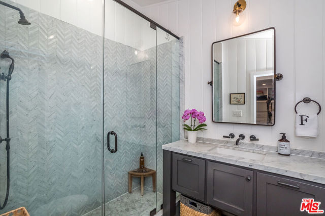 2205 Beverly Glen Place, Los Angeles CA: https://media.crmls.org/mediaz/0e8f97e8-6a26-49ec-81cc-f913c4d7f38c.jpg