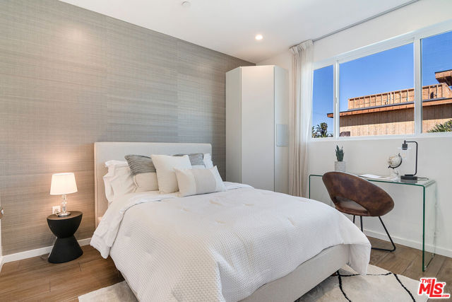 1623 S Bedford Street, Los Angeles CA: https://media.crmls.org/mediaz/0e902b3a-ef44-4764-a4dc-5454eba8e789.jpg